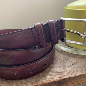 Men’s Perry Ellis brown belt